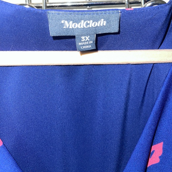 ModCloth Fits Of Bliss Flutter Sleeve Blue & Hot Pink Lips Midi Dress - Picture 4 of 7